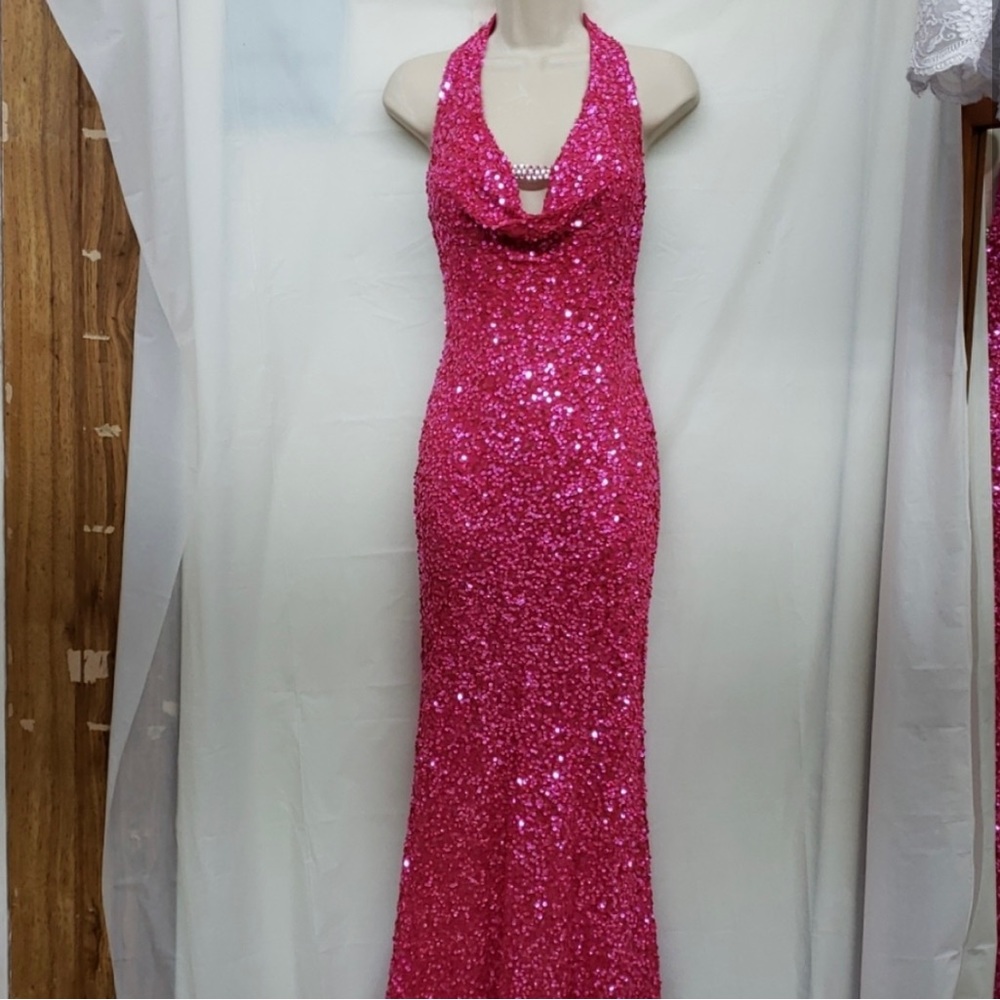 cutest sequin dress 🎀